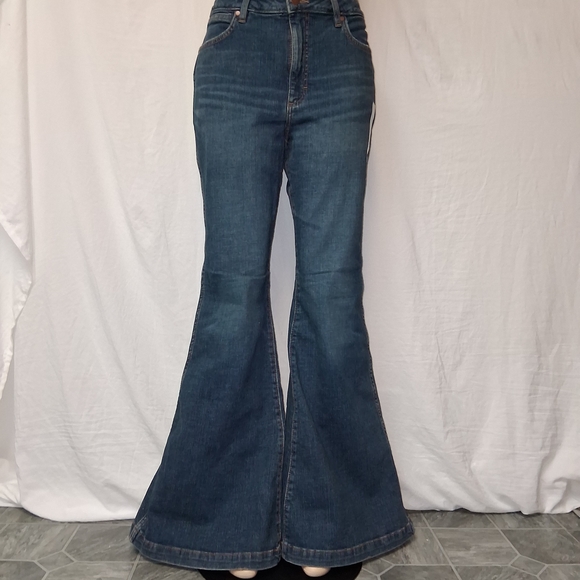Wrangler Women's Retro Dark Blue Flare Jeans Size 31X34 - Picture 3 of 16